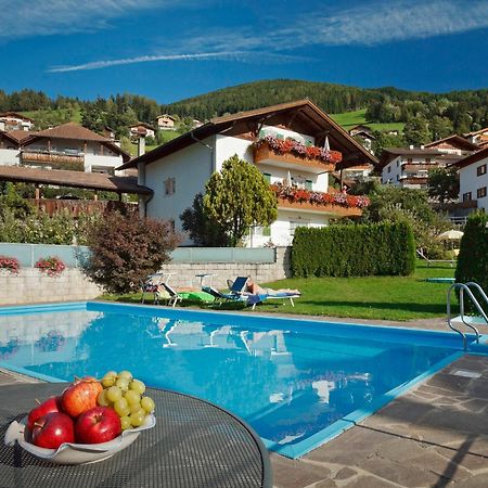 Haus Bernhard Apartment Schenna Luaran gambar